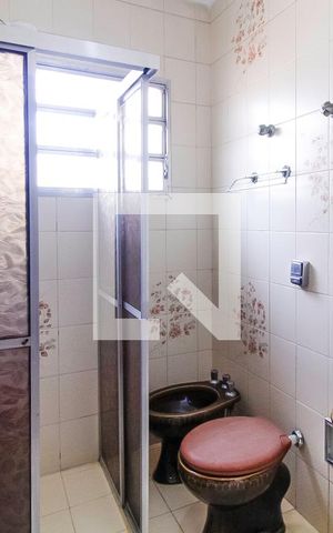 Casa à venda com 300m², 4 quartos e 3 vagas Casa à venda com 300m², 4 quartos e 3 vagasBanheiro 3