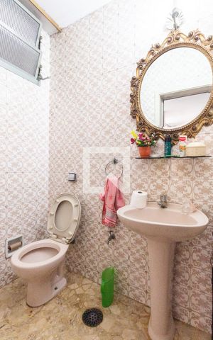 Casa à venda com 420m², 4 quartos e 8 vagas Casa à venda com 420m², 4 quartos e 8 vagasLavabo 2