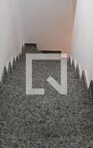 Casa à venda com 120m², 3 quartos e 3 vagasEscada