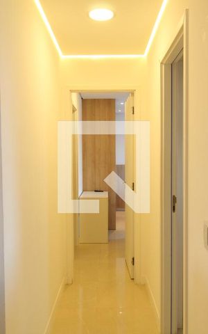 Apartamento à venda com 64m², 2 quartos e 1 vagaCorredor