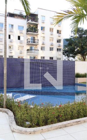 Apartamento à venda com 64m², 2 quartos e 1 vagaÁrea comum - Piscina