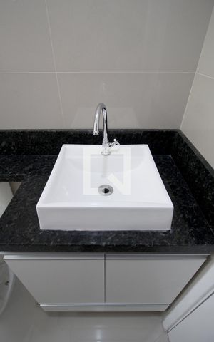 Apartamento para alugar com 50m², 2 quartos e 1 vagaBanheiro 
