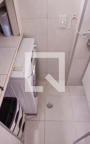 Apartamento à venda com 54m², 2 quartos e sem vaga Apartamento à venda com 54m², 2 quartos e sem vagaArea de Serviço