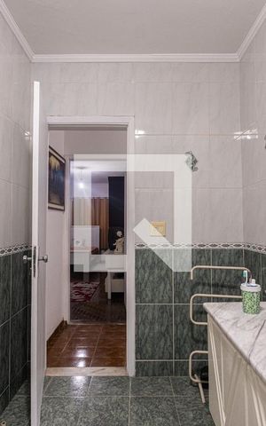 Casa à venda com 200m², 3 quartos e 3 vagas Casa à venda com 200m², 3 quartos e 3 vagasBanheiro Social