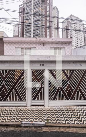 Casa à venda com 200m², 3 quartos e 3 vagas Casa à venda com 200m², 3 quartos e 3 vagasGaragem