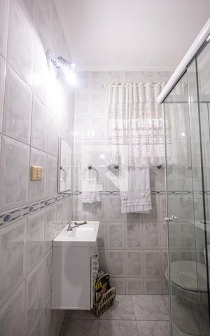 Casa à venda com 200m², 3 quartos e 3 vagas Casa à venda com 200m², 3 quartos e 3 vagasBanheiro Quarto 3