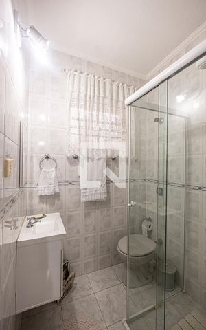 Casa à venda com 200m², 3 quartos e 3 vagas Casa à venda com 200m², 3 quartos e 3 vagasBanheiro Quarto 3