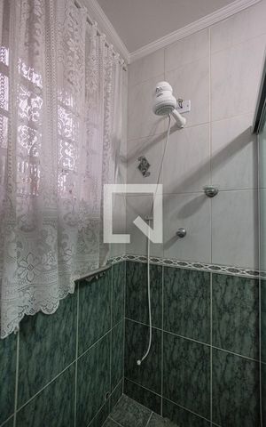 Casa à venda com 200m², 3 quartos e 3 vagas Casa à venda com 200m², 3 quartos e 3 vagasBanheiro Social