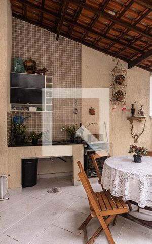 Casa à venda com 200m², 3 quartos e 3 vagas Casa à venda com 200m², 3 quartos e 3 vagasÁrea de Serviço