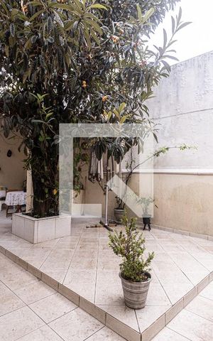 Casa à venda com 200m², 3 quartos e 3 vagas Casa à venda com 200m², 3 quartos e 3 vagasÁrea Externa