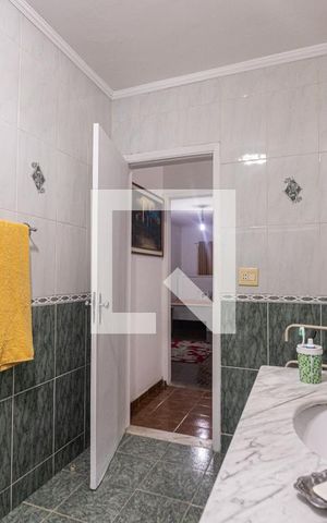 Casa à venda com 200m², 3 quartos e 3 vagas Casa à venda com 200m², 3 quartos e 3 vagasBanheiro Social