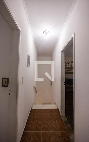 Casa à venda com 200m², 3 quartos e 3 vagas Casa à venda com 200m², 3 quartos e 3 vagasCorredor