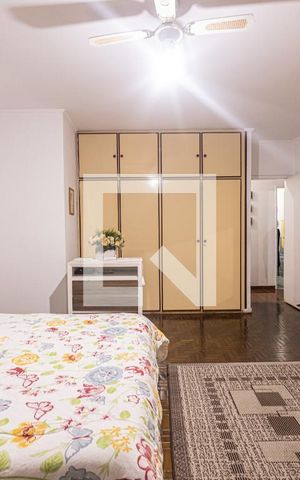 Casa à venda com 200m², 3 quartos e 3 vagas Casa à venda com 200m², 3 quartos e 3 vagasQuarto 2