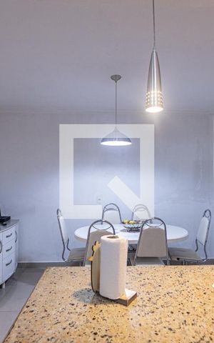 Casa à venda com 200m², 3 quartos e 3 vagas Casa à venda com 200m², 3 quartos e 3 vagasCozinha