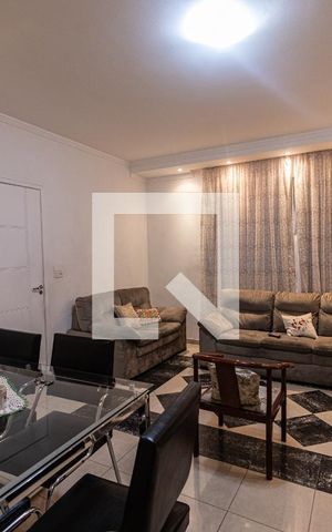 Casa à venda com 200m², 3 quartos e 3 vagas Casa à venda com 200m², 3 quartos e 3 vagasSala