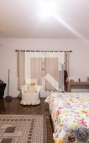 Casa à venda com 200m², 3 quartos e 3 vagas Casa à venda com 200m², 3 quartos e 3 vagasQuarto 2