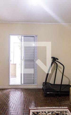 Casa à venda com 200m², 3 quartos e 3 vagas Casa à venda com 200m², 3 quartos e 3 vagasQuarto 1