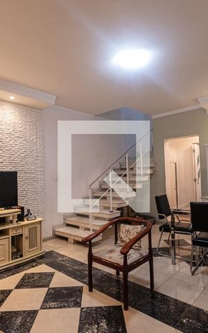 Casa à venda com 200m², 3 quartos e 3 vagas Casa à venda com 200m², 3 quartos e 3 vagasSala