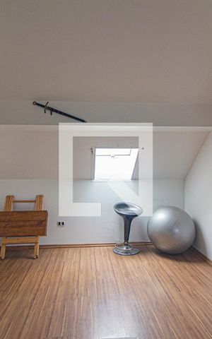 Casa de condomínio à venda com 220m², 3 quartos e 2 vagas Casa de condomínio à venda com 220m², 3 quartos e 2 vagasQuarto 3
