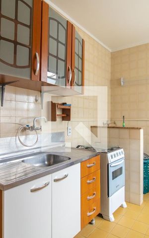 Apartamento à venda com 46m², 1 quarto e sem vaga Apartamento à venda com 46m², 1 quarto e sem vagaCozinha e Área de Serviço