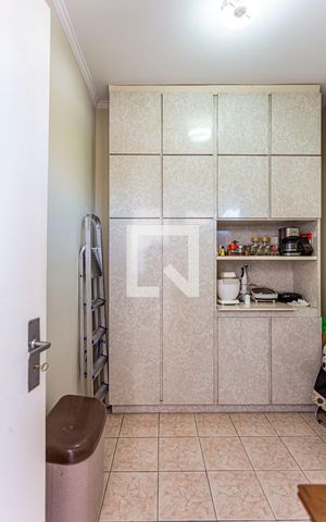 Apartamento à venda com 180m², 3 quartos e 1 vaga Apartamento à venda com 180m², 3 quartos e 1 vagaQuarto de Serviço