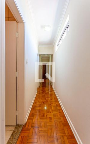Apartamento à venda com 180m², 3 quartos e 1 vaga Apartamento à venda com 180m², 3 quartos e 1 vagaCorredor Dormitórios