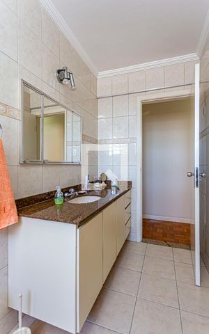 Apartamento à venda com 180m², 3 quartos e 1 vaga Apartamento à venda com 180m², 3 quartos e 1 vagaBanheiro 2