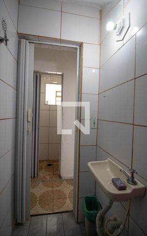 Casa para alugar com 90m², 2 quartos e 2 vagas Casa para alugar com 90m², 2 quartos e 2 vagasLavabo