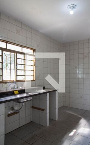 Casa para alugar com 90m², 2 quartos e 2 vagas Casa para alugar com 90m², 2 quartos e 2 vagasCozinha