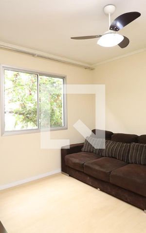 Casa de condomínio à venda com 65m², 2 quartos e 2 vagasSala