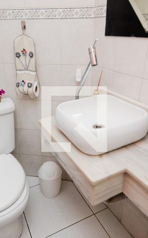 Casa à venda com 220m², 3 quartos e 3 vagasLavabo