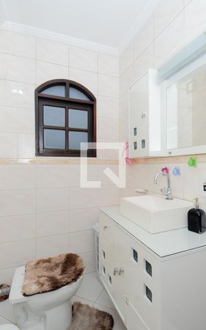 Casa à venda com 220m², 3 quartos e 3 vagasBanheiro da Suíte