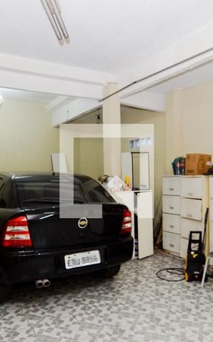 Casa à venda com 220m², 3 quartos e 3 vagasGaragem