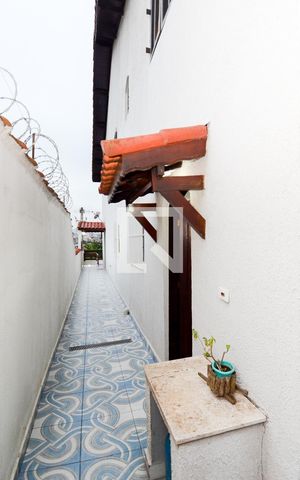 Casa à venda com 220m², 3 quartos e 3 vagasCorredor Lateral 