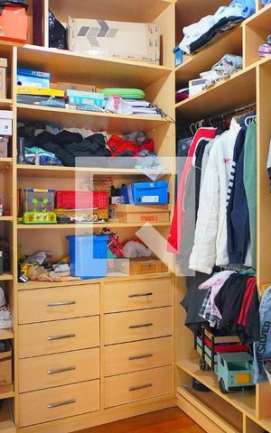 Casa à venda com 220m², 4 quartos e 6 vagasCloset do quarto