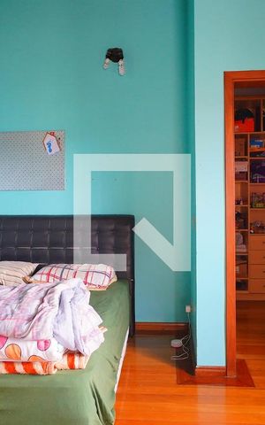Casa à venda com 220m², 4 quartos e 6 vagasSuíte 1