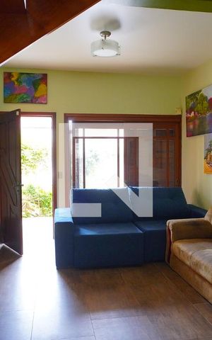 Casa à venda com 220m², 4 quartos e 6 vagasSala
