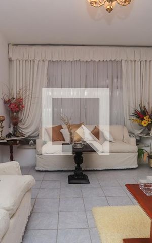 Casa à venda com 120m², 5 quartos e 3 vagasSala