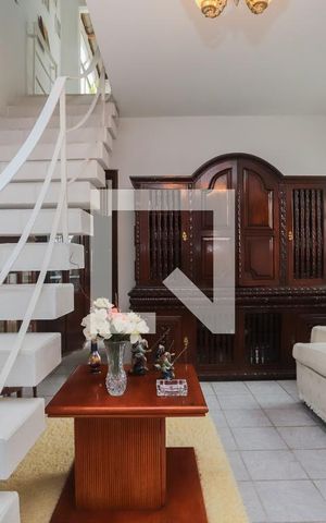 Casa à venda com 120m², 5 quartos e 3 vagasSala