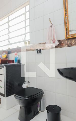 Casa à venda com 120m², 5 quartos e 3 vagasBanheiro 1