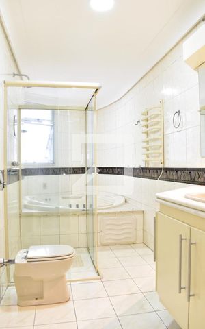Apartamento à venda com 211m², 4 quartos e 2 vagasBanheiro Suíte 1