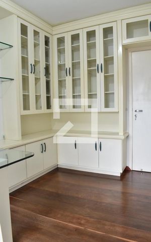 Apartamento à venda com 211m², 4 quartos e 2 vagasQuarto 4