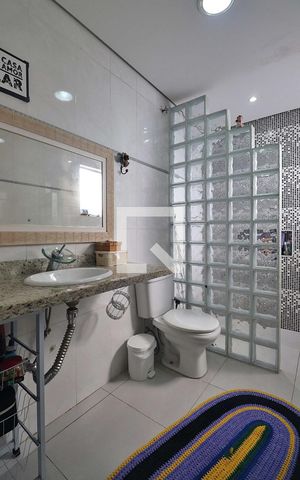 Casa à venda com 186m², 3 quartos e 4 vagasBanheiro da Suíte 1