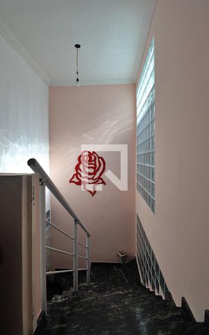Casa à venda com 186m², 3 quartos e 4 vagasEscada
