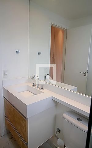 Apartamento à venda com 96m², 3 quartos e 2 vagas Apartamento à venda com 96m², 3 quartos e 2 vagasBanheiro da Suíte 1
