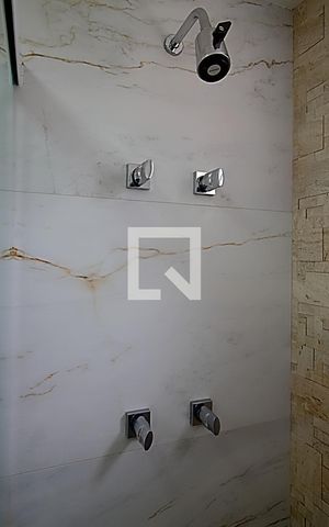 Apartamento à venda com 96m², 3 quartos e 2 vagas Apartamento à venda com 96m², 3 quartos e 2 vagasBanheiro da Suíte 1