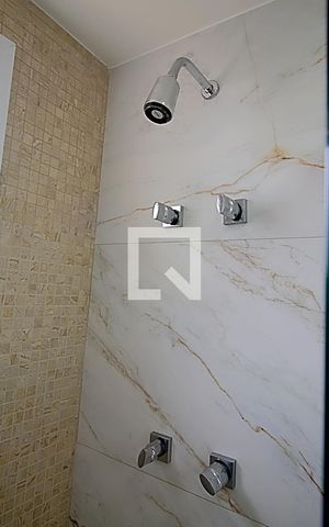 Apartamento à venda com 96m², 3 quartos e 2 vagas Apartamento à venda com 96m², 3 quartos e 2 vagasBanheiro da Suíte 2