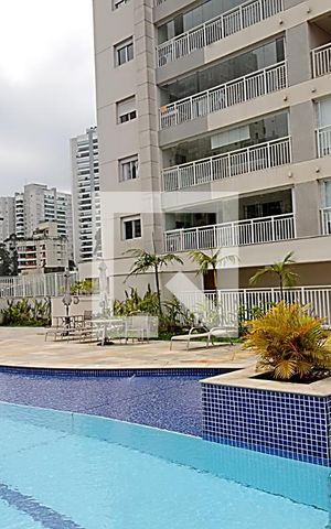 Apartamento à venda com 96m², 3 quartos e 2 vagas Apartamento à venda com 96m², 3 quartos e 2 vagasÁrea comum - Piscina