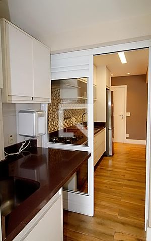 Apartamento à venda com 96m², 3 quartos e 2 vagas Apartamento à venda com 96m², 3 quartos e 2 vagasÁrea de Serviço