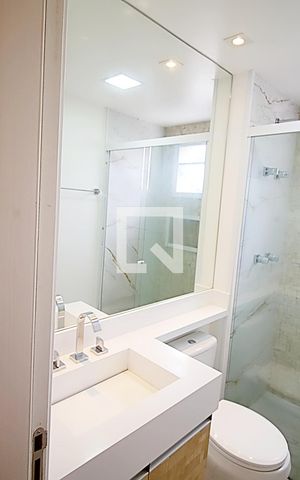 Apartamento à venda com 96m², 3 quartos e 2 vagas Apartamento à venda com 96m², 3 quartos e 2 vagasBanheiro da Suíte 1